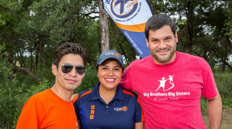 (Image) Johnny Garza, General Business Analyst, Nancy Tabares, Community Field Service Representative and Hugh Farr, Chief Development Officer at BBBS, at the 2017 golf tournament.