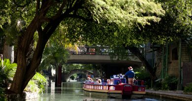 (Image) Riverwalk boatride