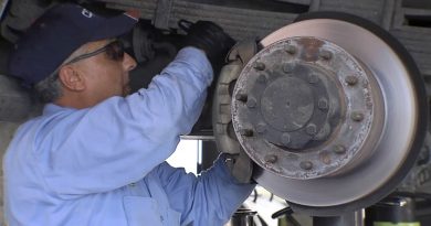 CPS Energy mechanic performs fleet maintenance